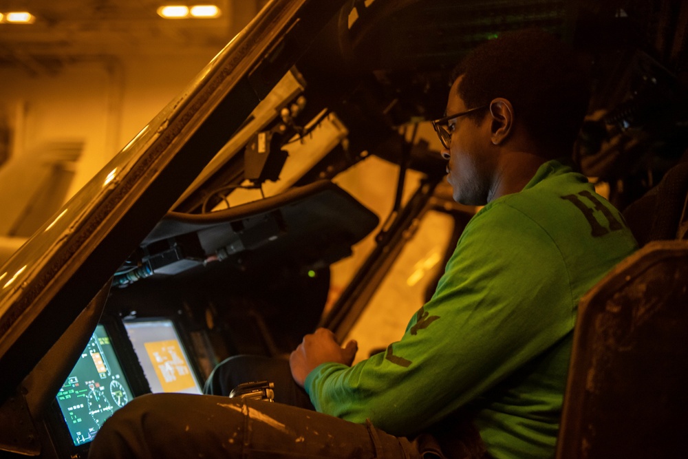 USS Carl Vinson (CVN 70) Sailors Conduct Maintenance in Pacific Ocean