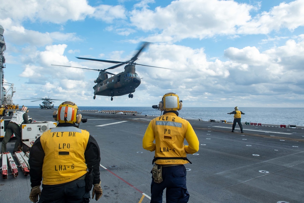 USS America (LHA 6), Japan Ground Self-Defense Force Conduct Operations During Exercise Noble Fusion