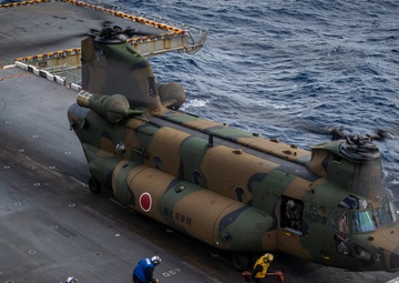 Japanese CH-47 Lands aboard USS America