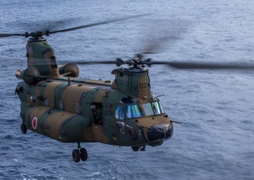 Japanese CH-47 Lands aboard USS America
