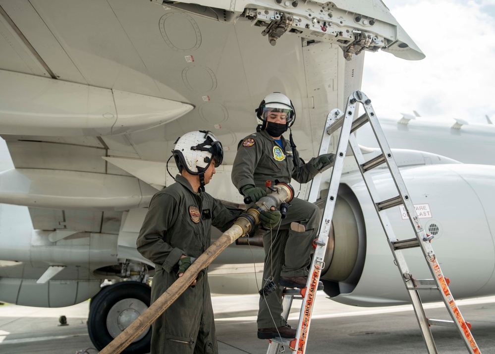 11th MEU refuels P-8A Poseidon during Noble Fusion