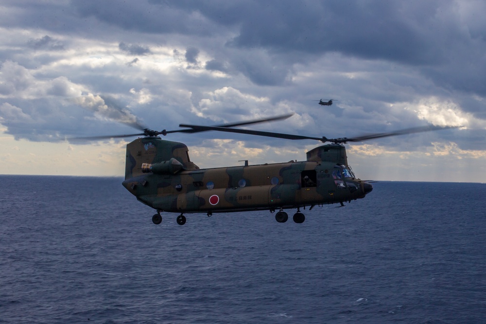 Japanese CH-47 Lands aboard USS America