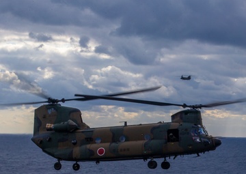 Japanese CH-47 Lands aboard USS America