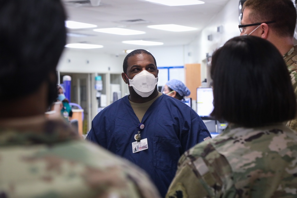 U.S. Army National Guard Generals Visit Military Medical Team in Newark