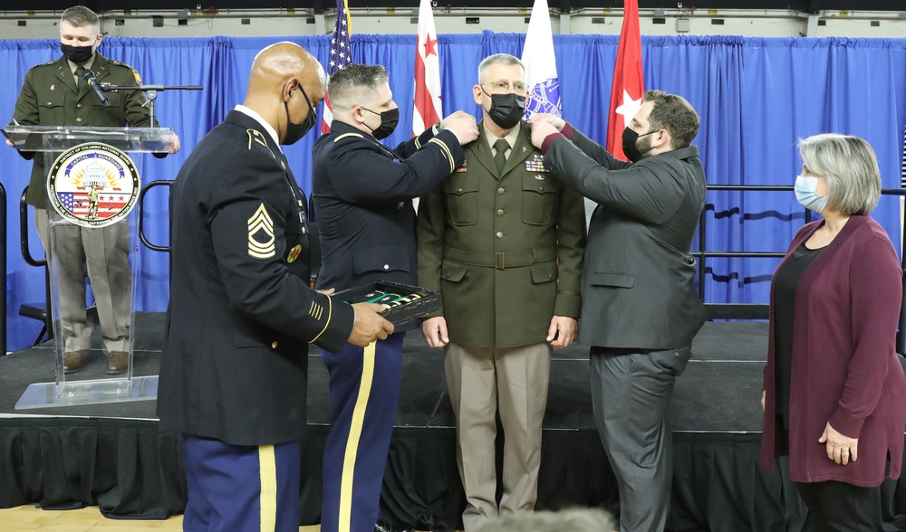 District of Columbia National Guard chaplain receives Martin of Tours award during promotion