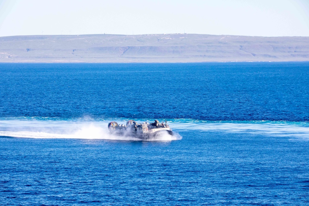 USS Makin Island LCAC Operations