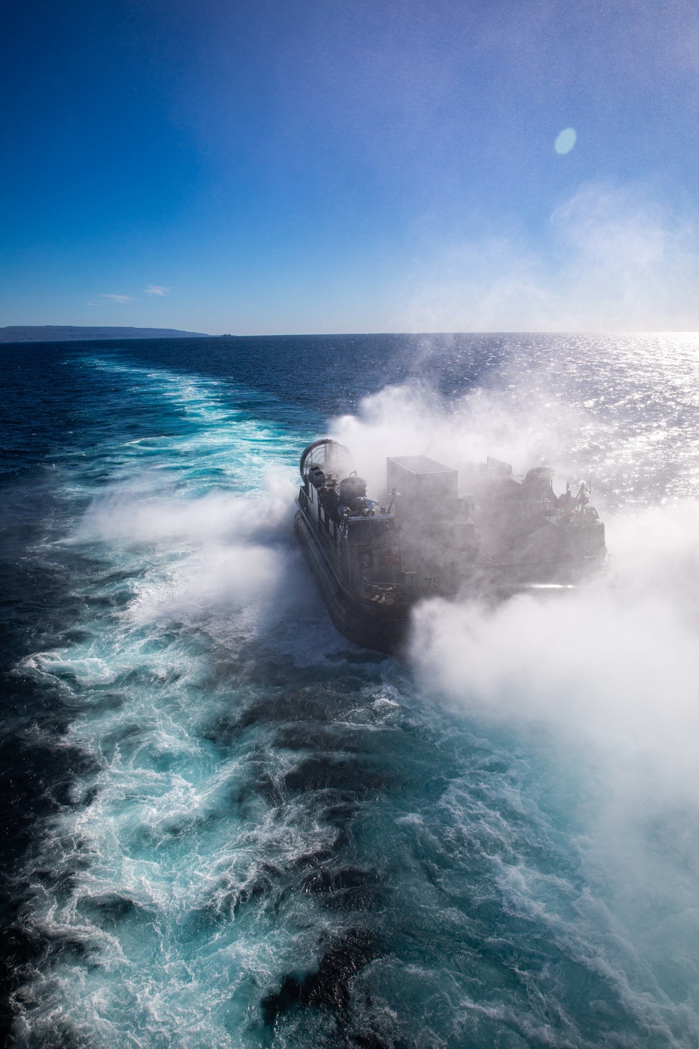 USS Makin Island LCAC Operations