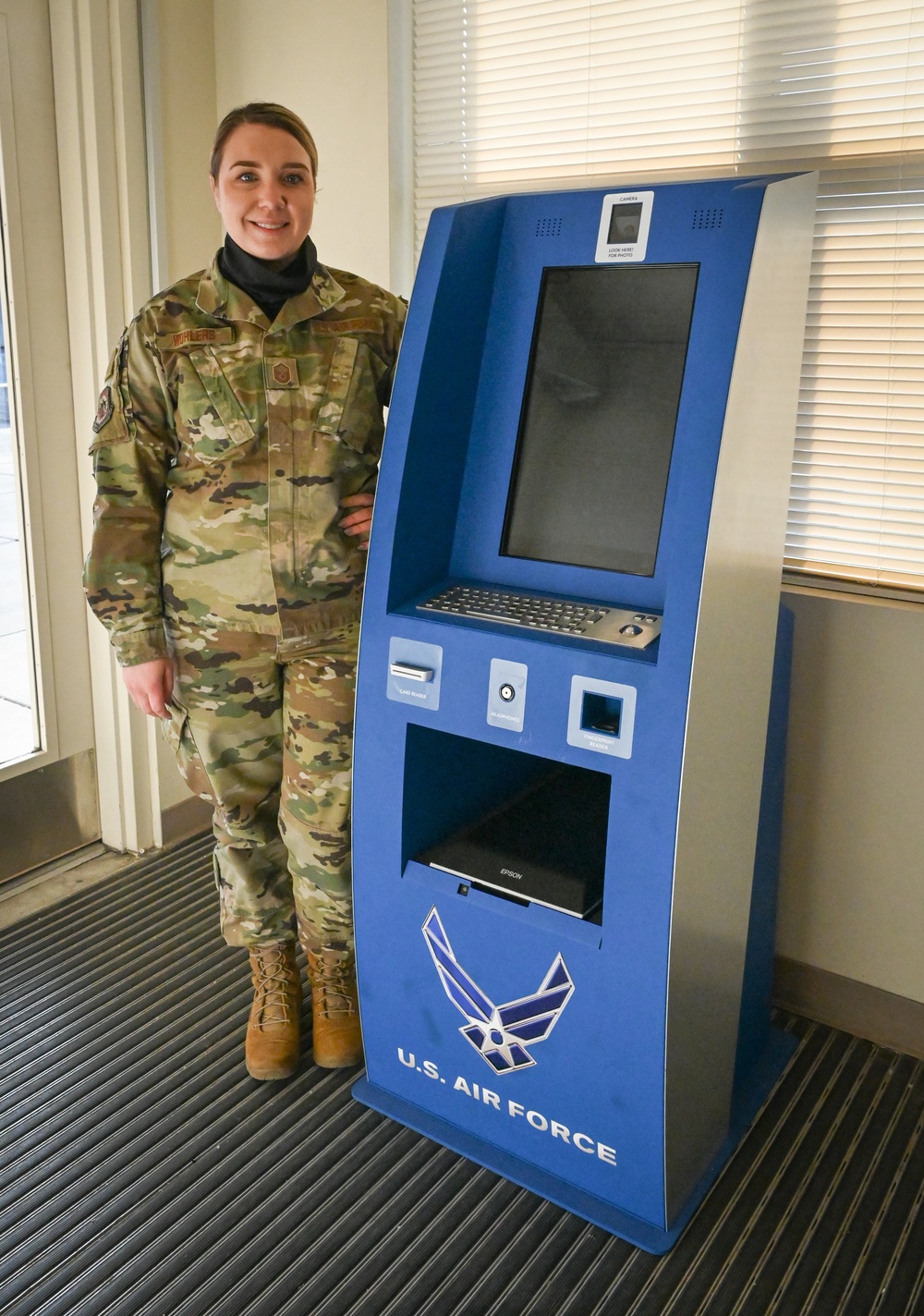 Kingsley Field FSS welcomes self-service machine