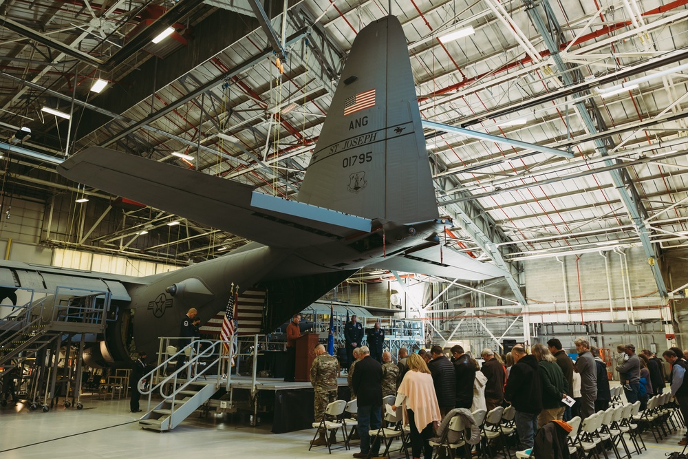 Senior Master Sgt. Stephen Lorenz retires from the 139th Airlift Wing