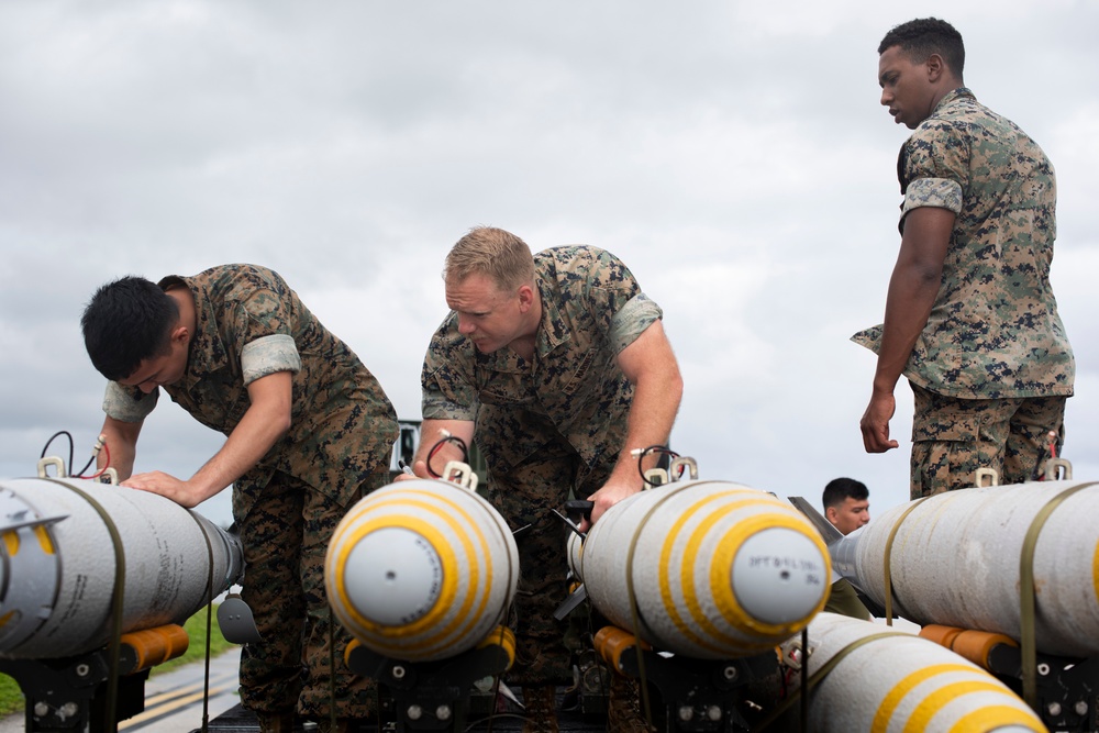 Marine Fighter Attack Squadron 112 Load Up