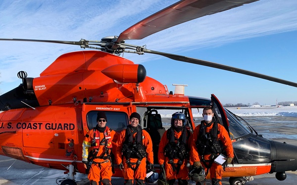 18 rescued from ice floe in Lake Erie