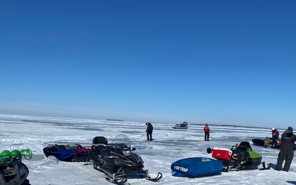 18 rescued from ice floe in Lake Erie
