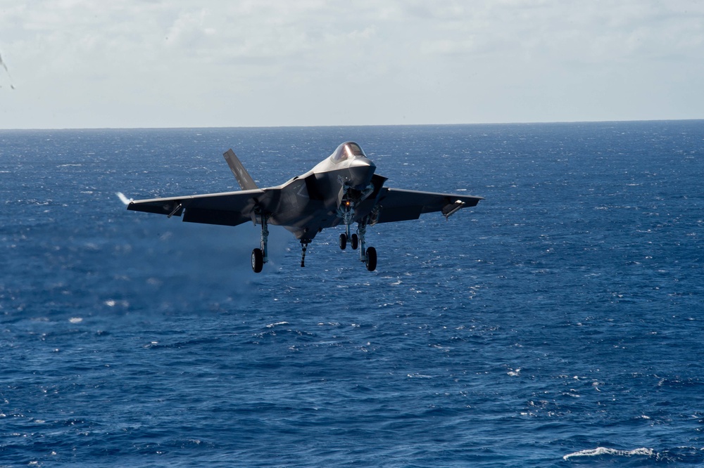 USS Carl Vinson (CVN 70) Conducts Flight Operations