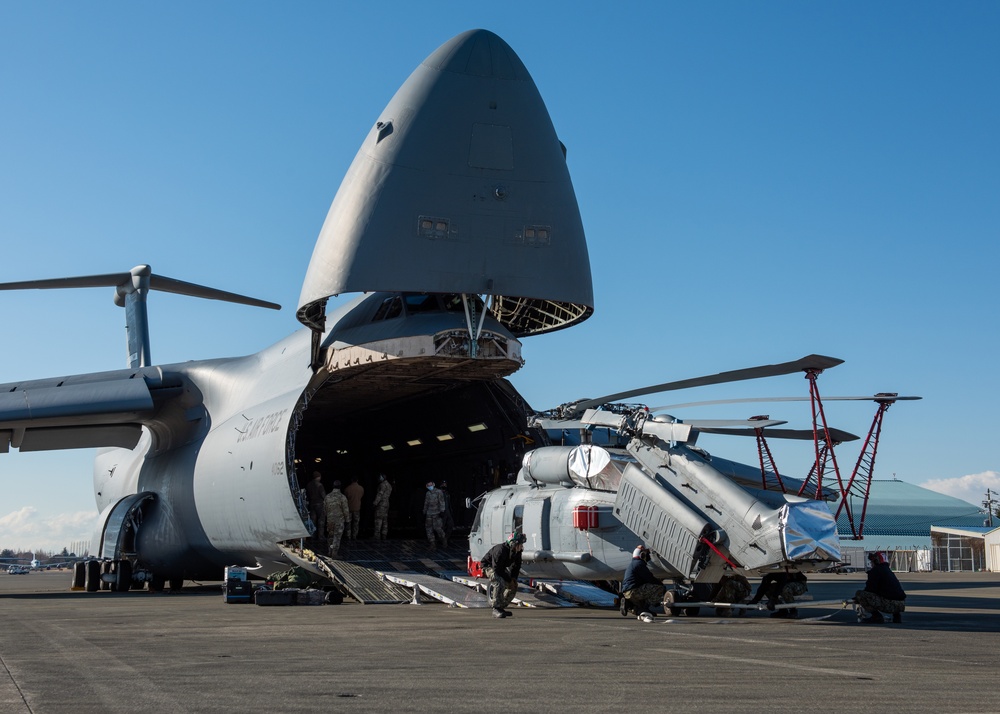 C-5M Super Galaxy arrives onboard NAF Atsugi