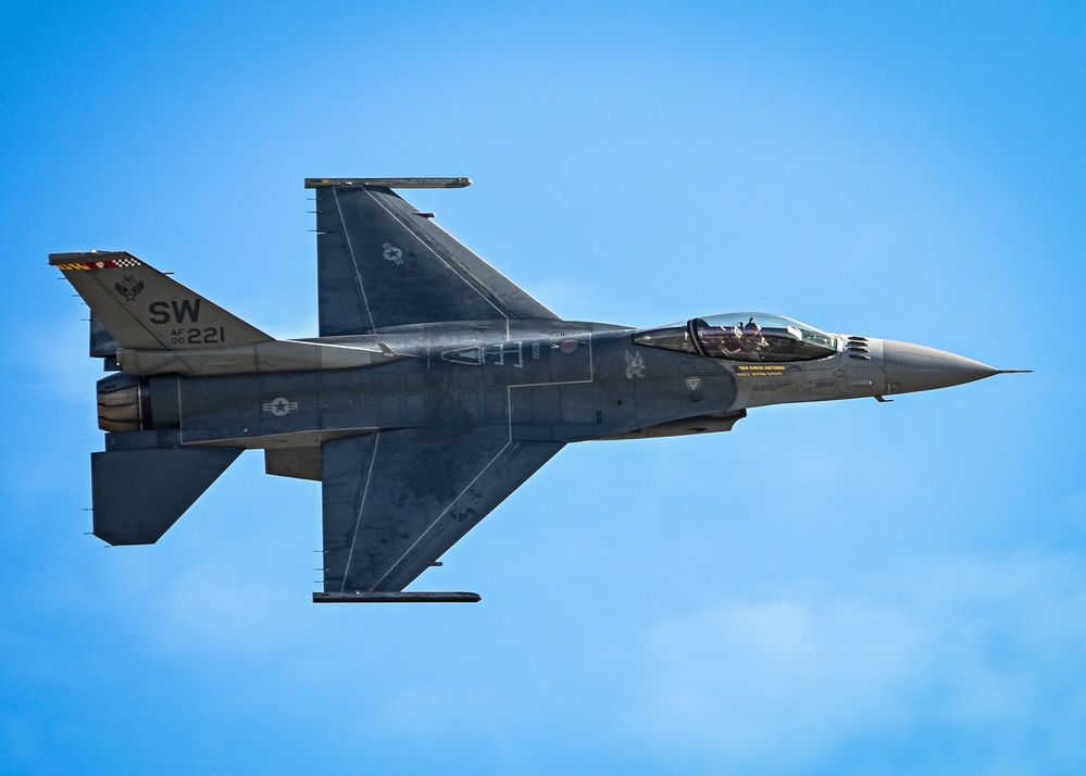 F-16 Viper Demo Team preseason practice