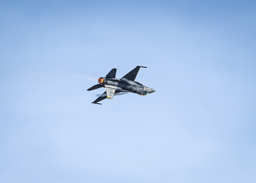 F-16 Viper Demo Team preseason practice
