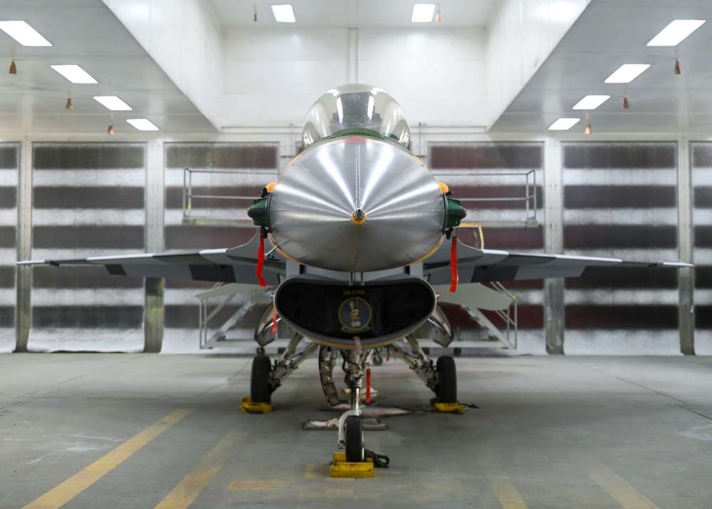 Luke F-16 gets heritage paint in celebration of 310th Fighter Squadron’s 80th Anniversary