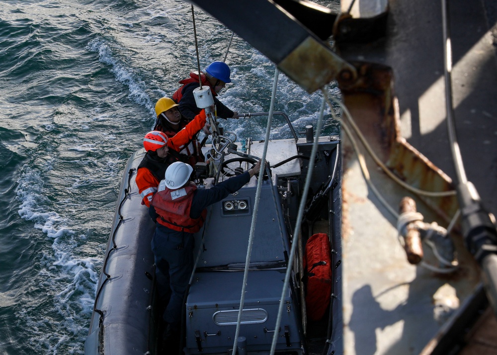 USS Porter (DDG 78) Man overboard drill