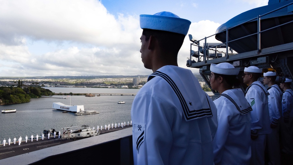 USS Carl Vinson (CVN 70) Pulls Into Joint Base Pearl Harbor-Hickam