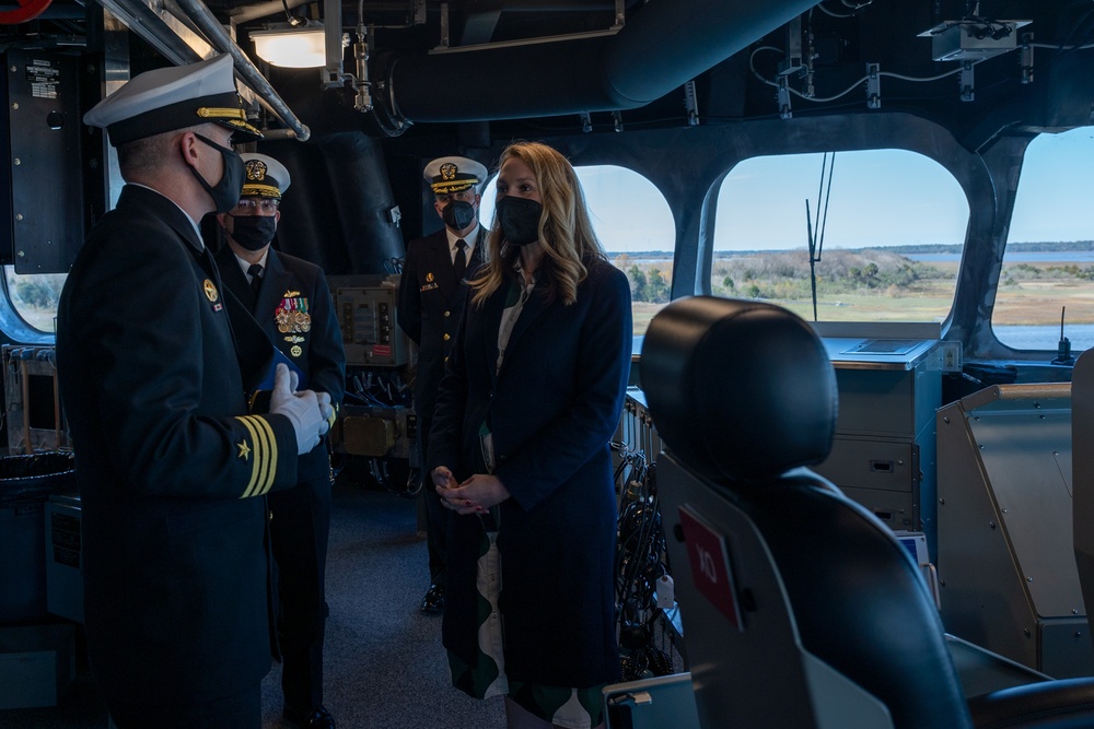 The Honorable Meredith Berger tours USS Savannah (LCS 28)