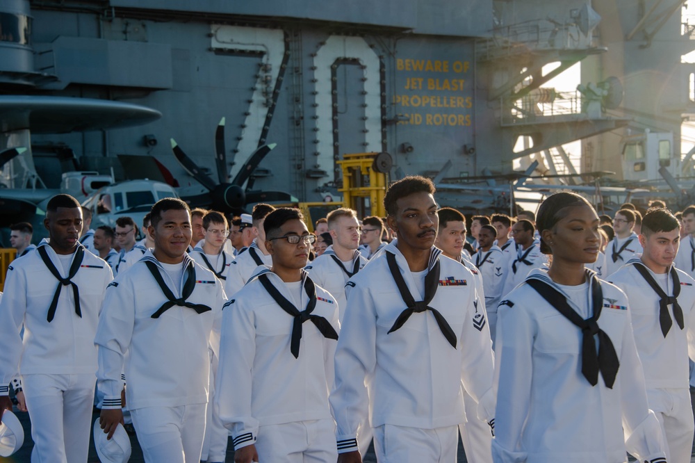 USS Carl Vinson (CVN 70) Sailors Man the Rails in Pearl Harbor, Hawaii