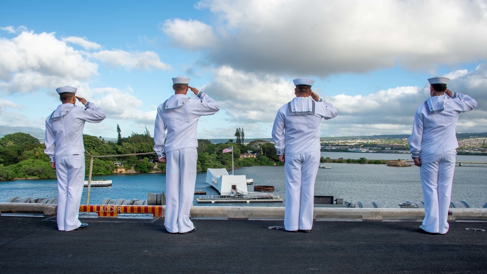 USS Carl Vinson (CVN 70) Sailors Man the Rails in Pearl Harbor, Hawaii