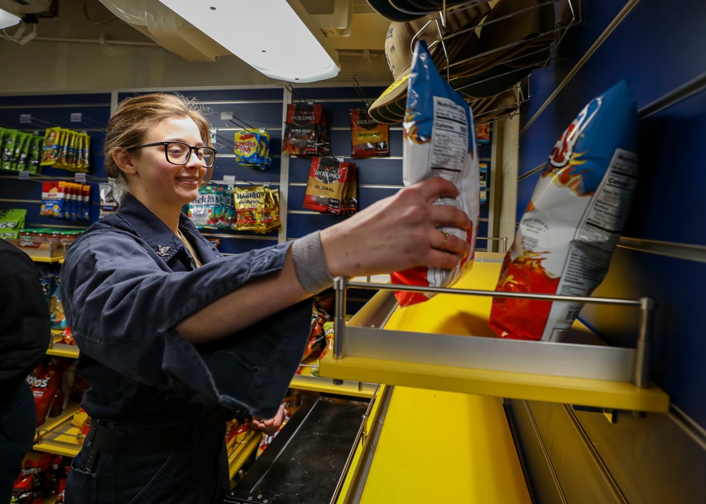 USS Porter (DDG 78) Ships store