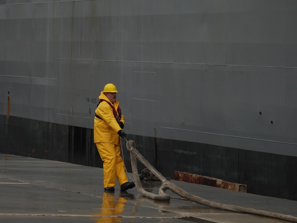 USNS Supply (T-AOE 6) visits Souda Bay