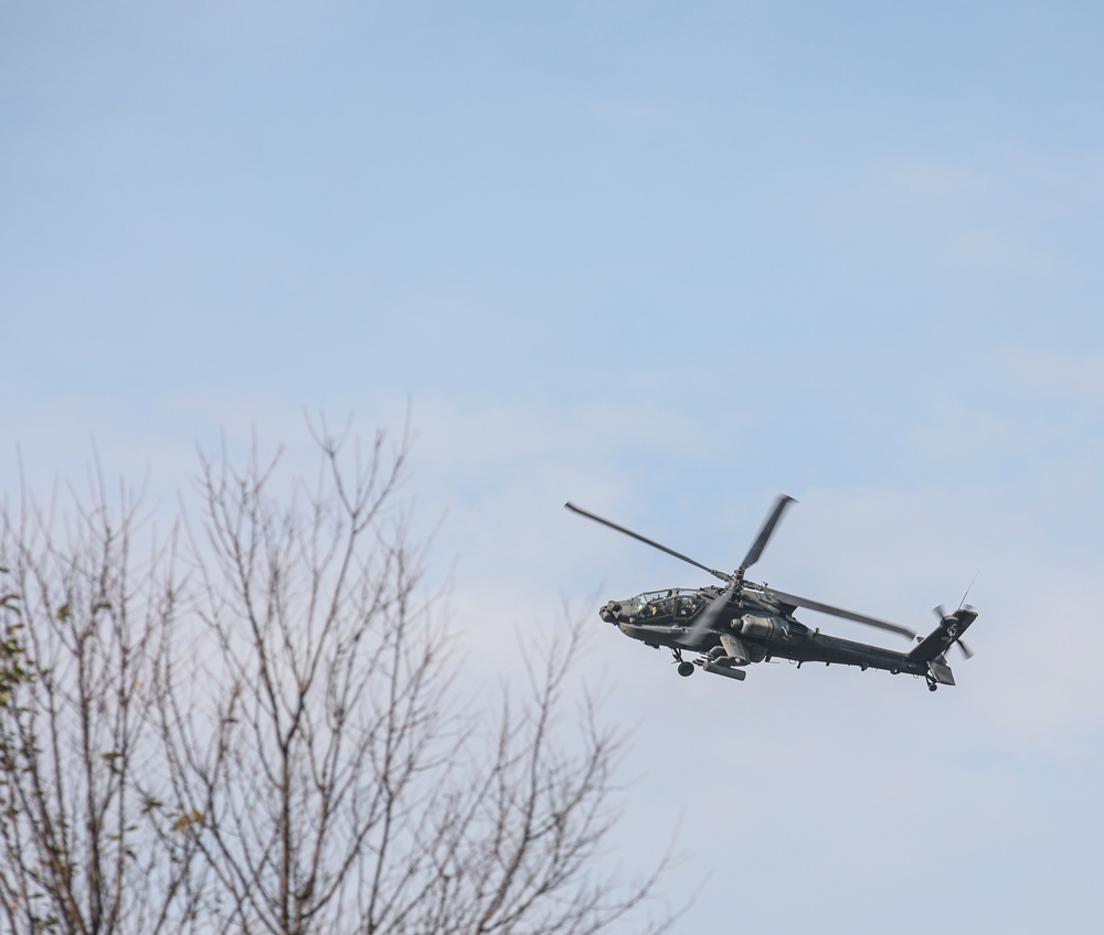 1-10 hosts Families During Gunnery