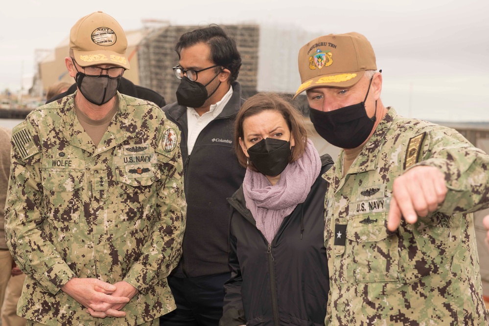 Department of State Senior Bureau Official Visits Kings Bay