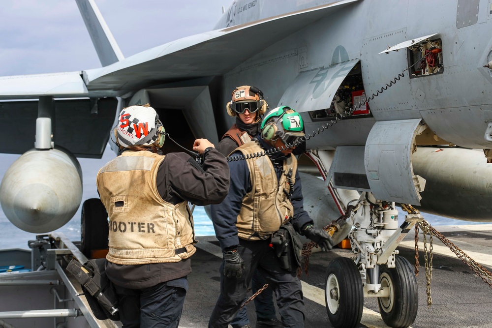 Abraham Lincoln conducts flight operations