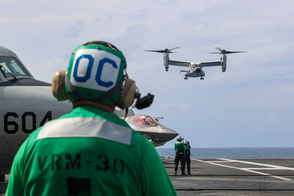 Abraham Lincoln conducts flight operations