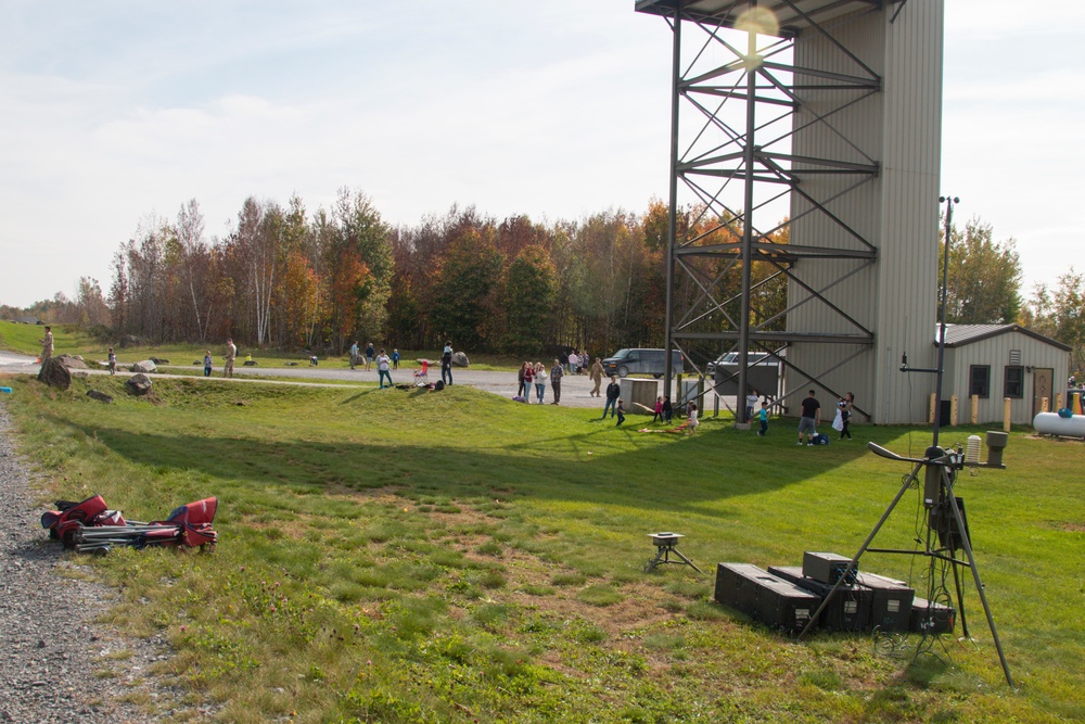 1-10 hosts Families During Gunnery