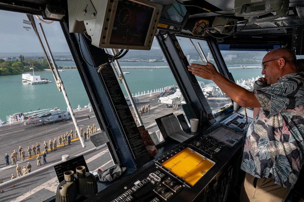 USS Carl Vinson Departs Pearl Harbor