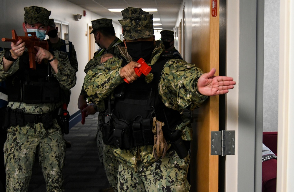 Pax River Completes Active Shooter Drill During Citadel Shield-Solid Curtain 2022