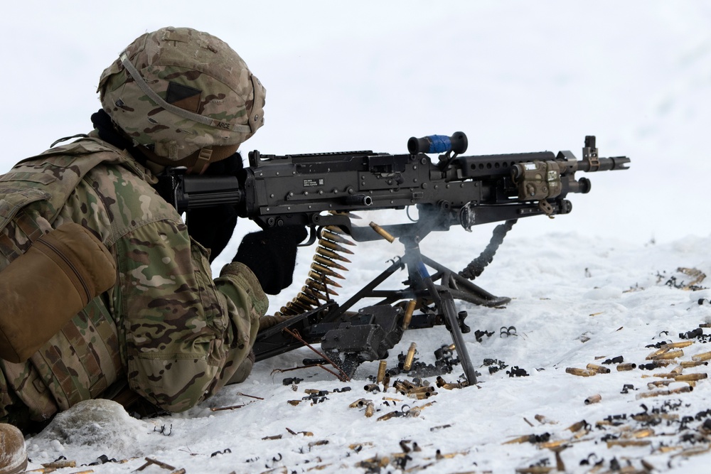 'Denali’ paratroopers conduct squad live-fire training