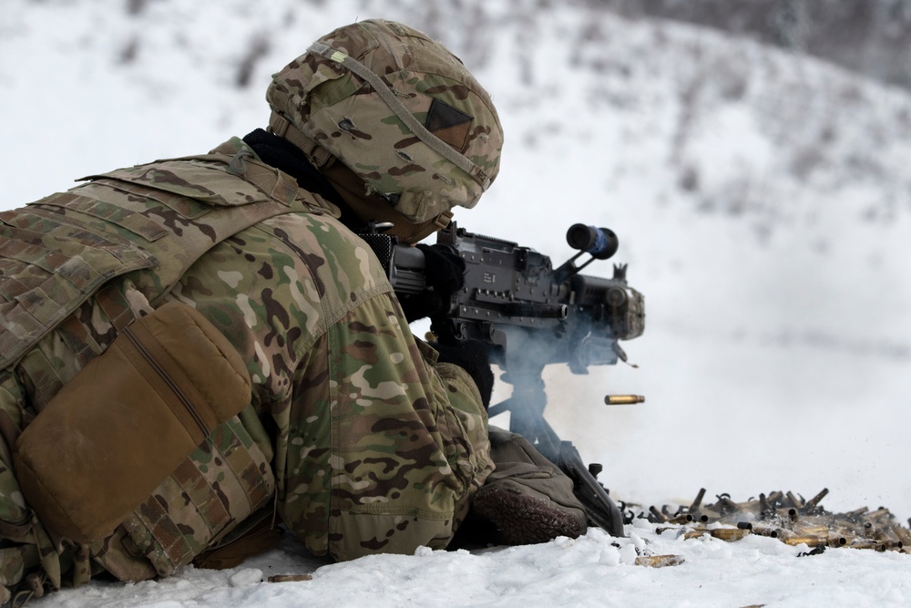 'Denali’ paratroopers conduct squad live-fire training