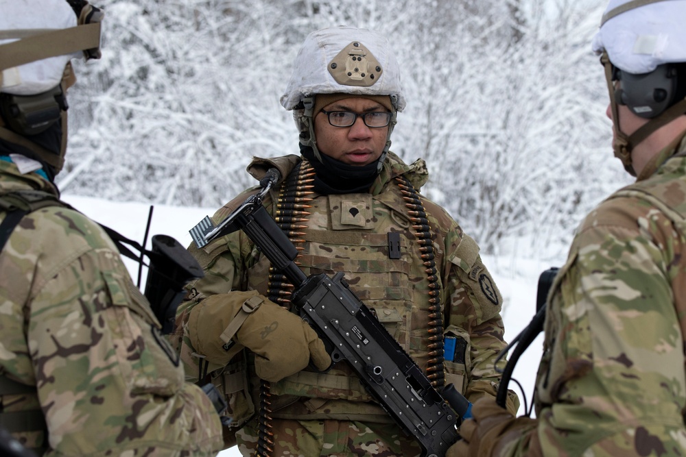 'Denali’ paratroopers conduct squad live-fire training
