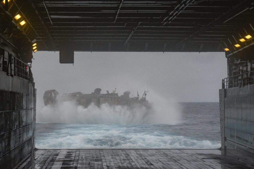 USS Green Bay (LPD 20) Conducts Well Deck Operations