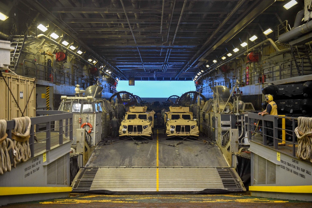 USS Green Bay (LPD 20) Conducts Well Deck Operations