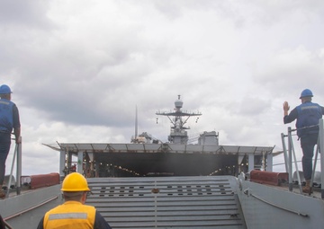 USS Ashland (LSD 48) conducts LCU operations