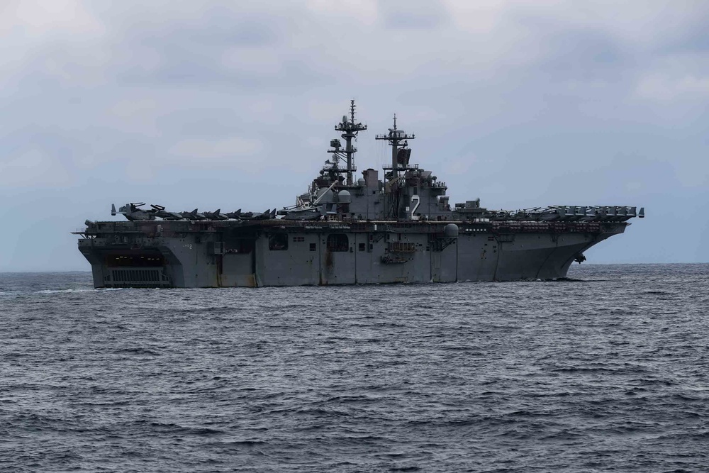 DVIDS - Images - Mobile Bay sails in formation during exercise Noble ...