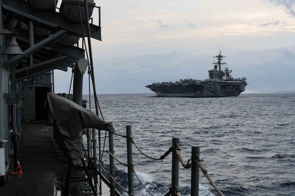 Mobile Bay sails in formation during exercise Noble Fusion