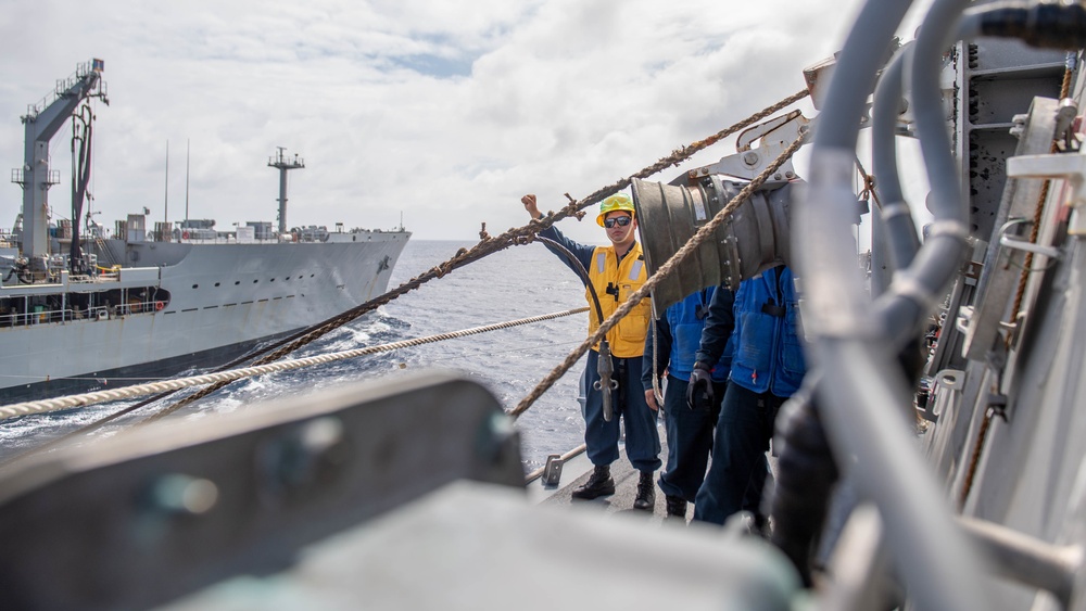 USS Charleston Participates in UNREP with USNS Guadalupe