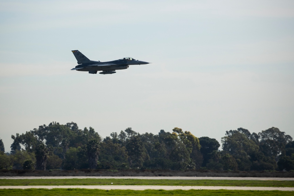 Super Bowl flyover jets arrive at JFTB