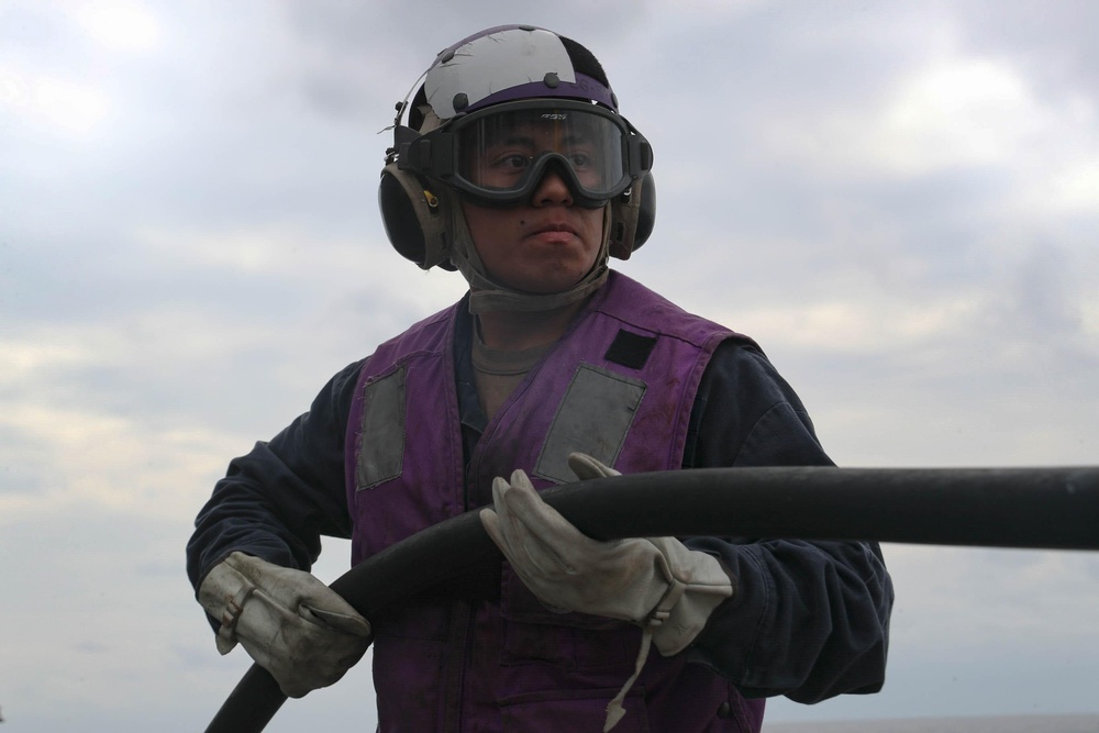 Mobile Bay Sailors conduct damage control drill