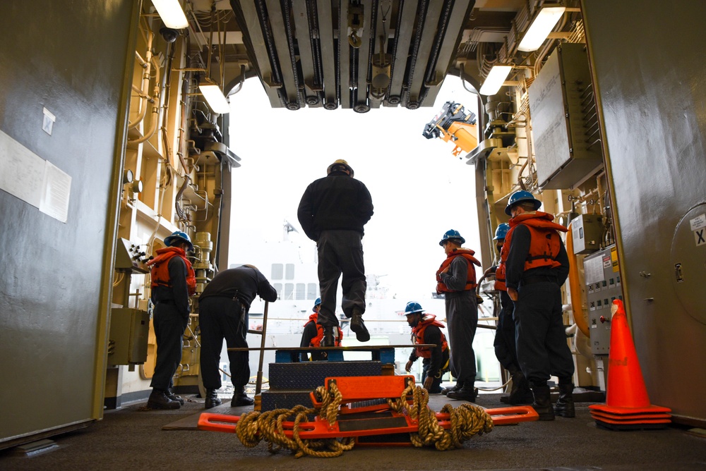 USS Anchorage conducts Sea and Anchor