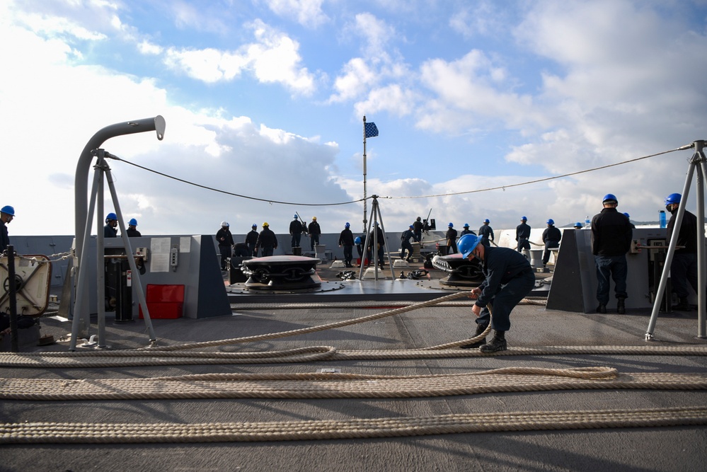 USS Anchorage conducts Sea and Anchor