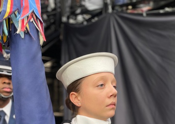 Sailor Represents U.S. Navy at NFL Pro Bowl