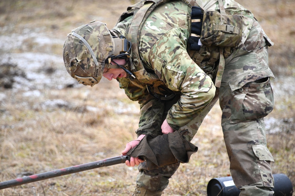 1-503rd Inf. Reg. 173rd AB conducts Mortar live fire